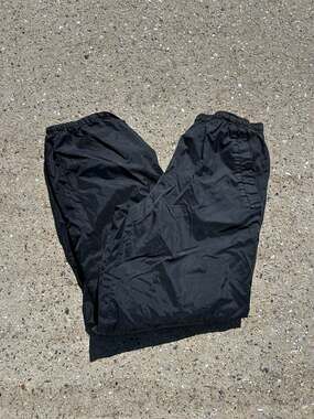 Nike Vintage Black Nylon Track Windbreaker Pants Youth XL (18-20)